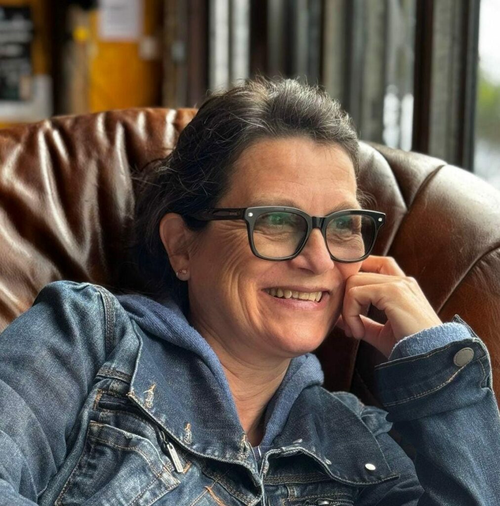 Portrait de Jeannick, transcriptrice audio et écrivain public indépendante pour JK Voix&Mot